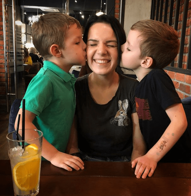 πρώην_θύμα_ενδοοικογενειακής_βίας_και_η_ιστορία_της_ πρώην_θύμα_ενδοοικογενειακής_βίας_και_η_ιστορία_της_