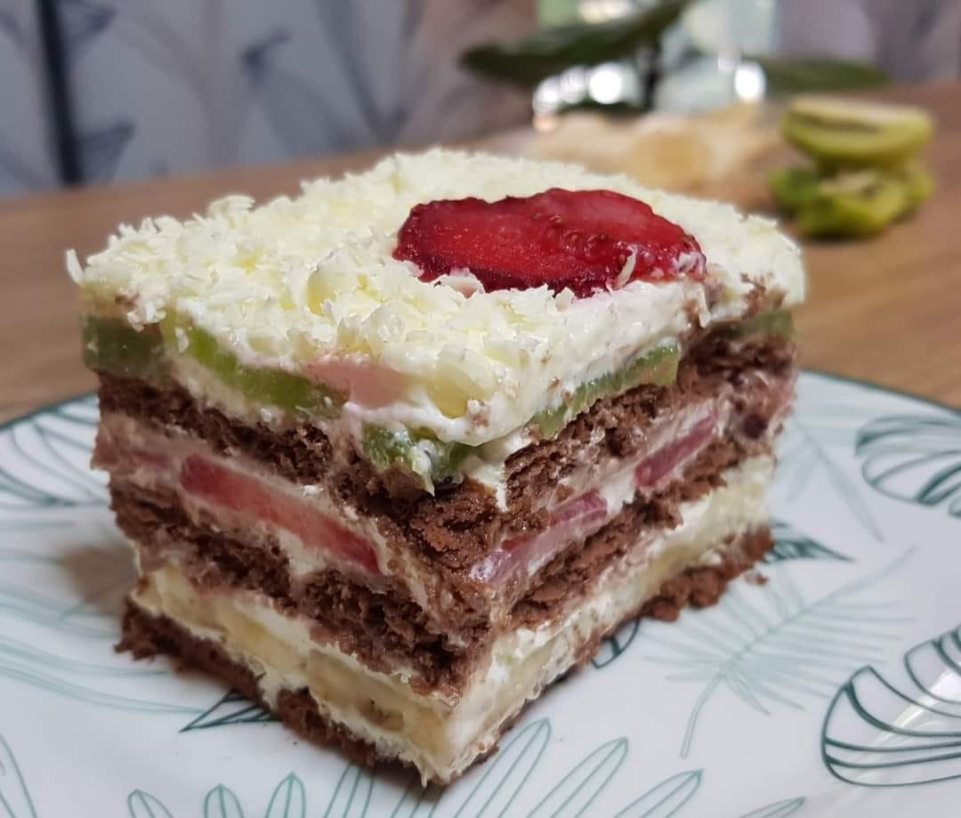 Πάστα- ταψιού- με- πτι- μπερ- και -φρούτα-