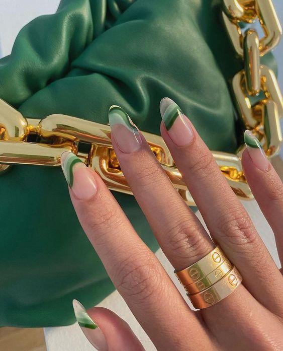 νύχια_με_πράσινα_σχέδια_