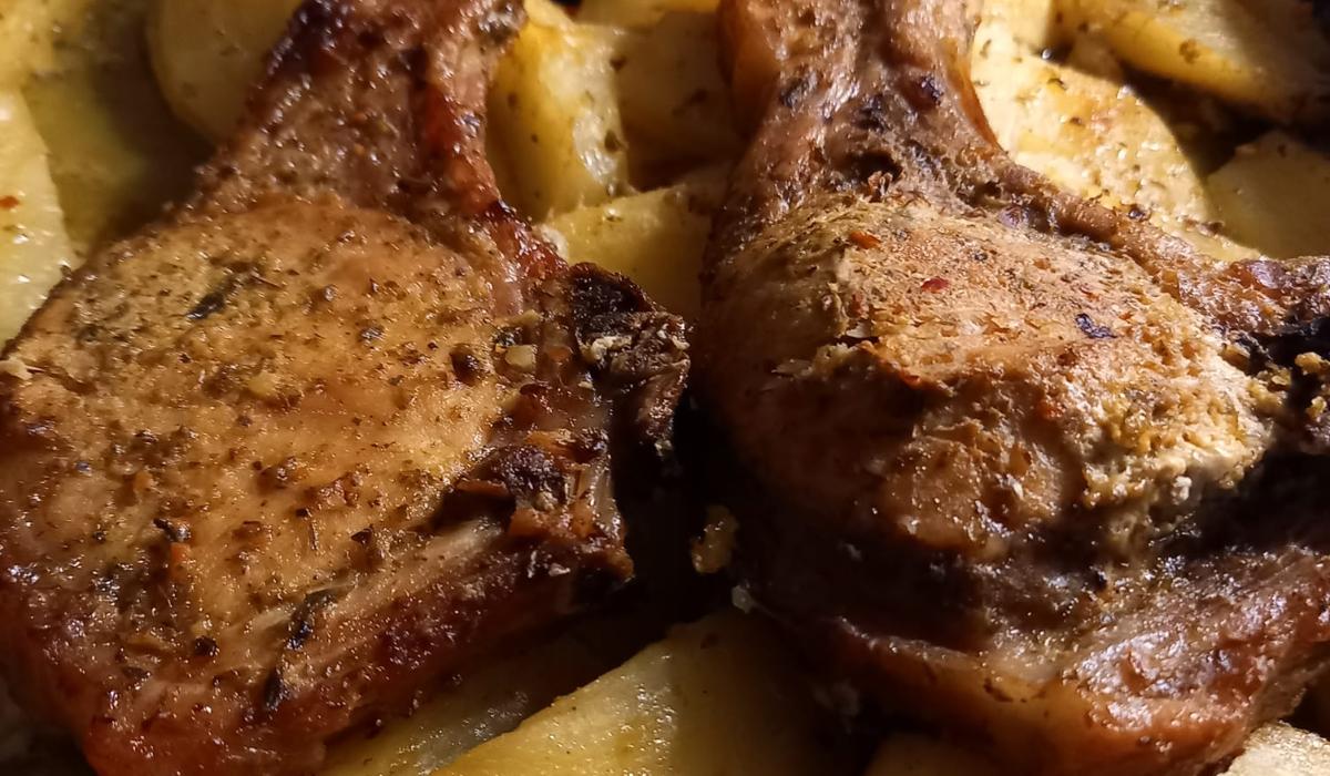 Μπριζολίκια- μ-ε πατάτες- και- σος- μελιού-