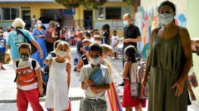 Σχολεία 2021: Έτσι ανοίγουν – Ένα αλαλούμ με τις μάσκες