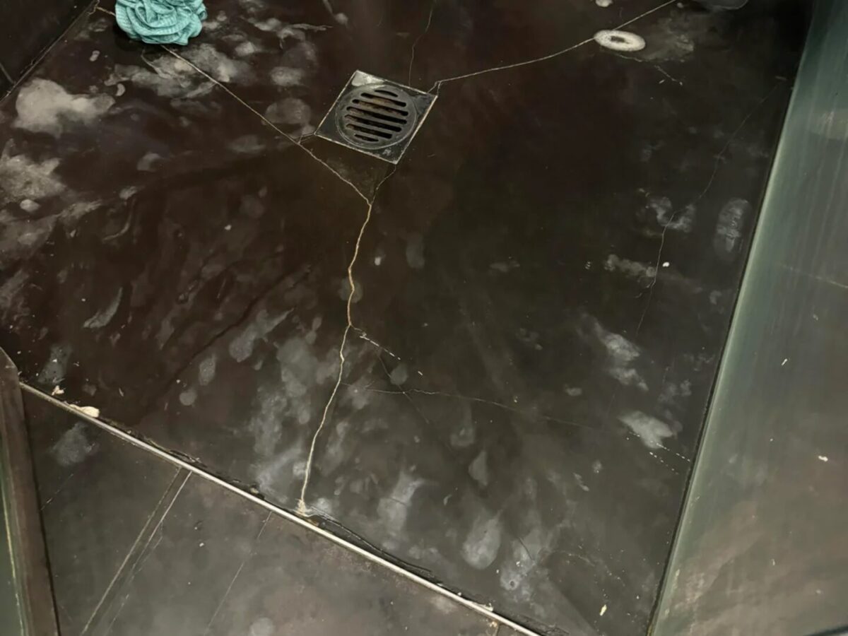 Πώς να καθαρίσω τα γρανιτοπλακάκια;