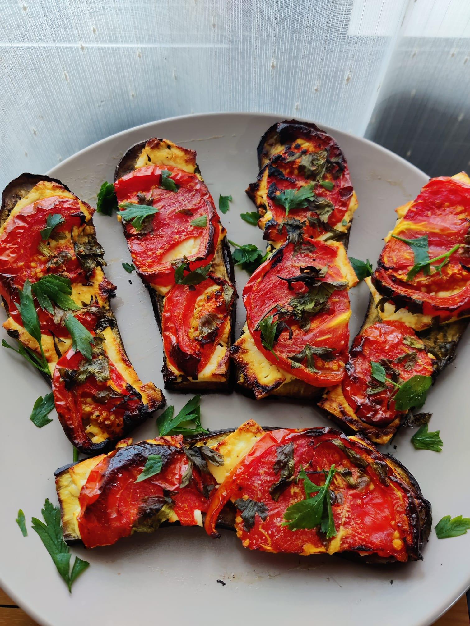 Μελιτζάνες_με κατσικίσιο τυρί_και_ντομάτα_