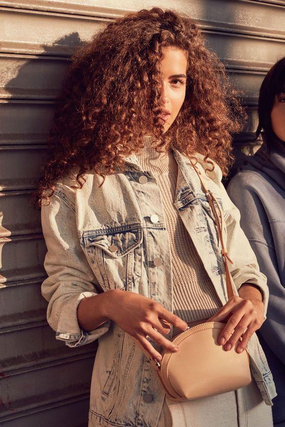 μπούκλες_σε_καστανόξανθα μαλλιά_ μπούκλες_σε_καστανόξανθα μαλλιά_