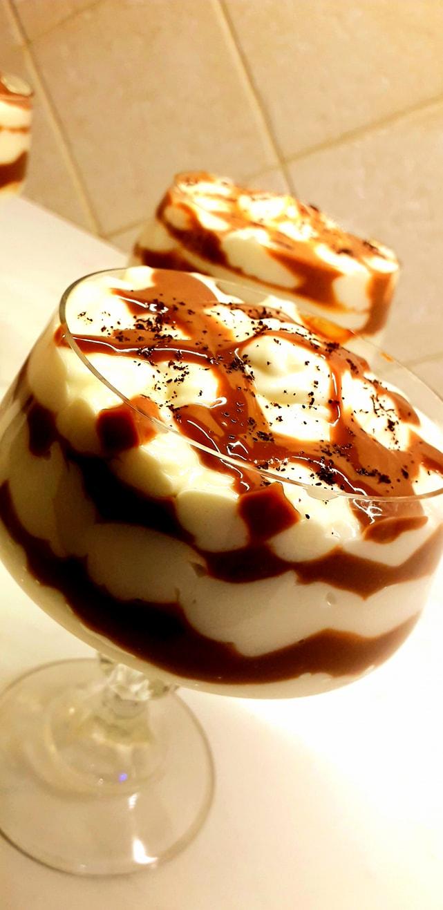 Ατομική -τούρτα- σε- ποτήρι- Ατομική -τούρτα- σε- ποτήρι-