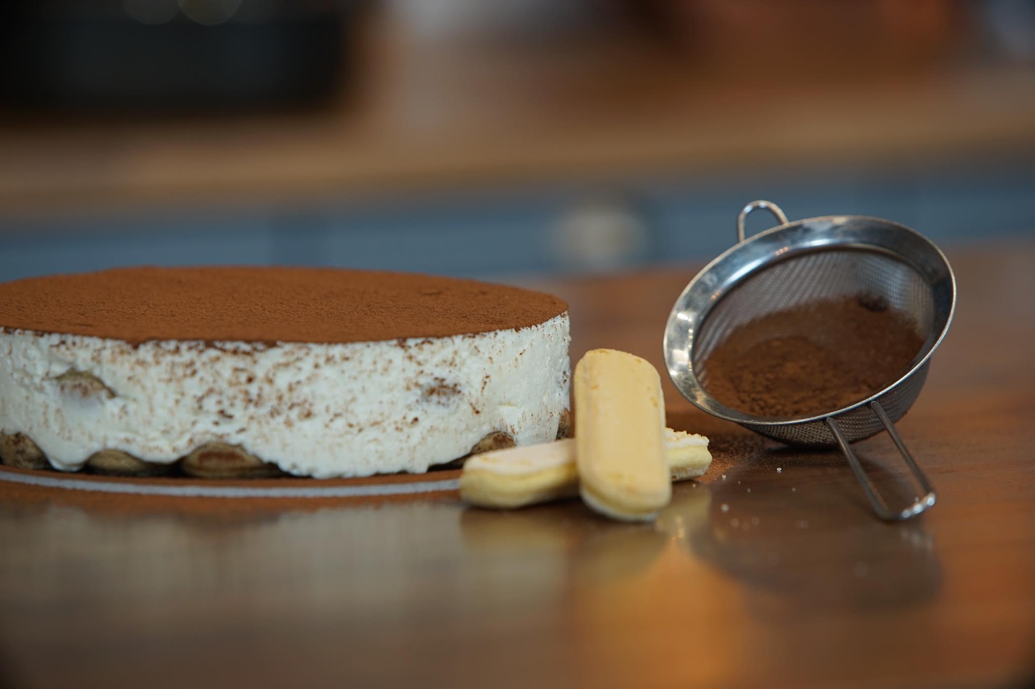 Εύκολο τιραμισού χωρίς αυγά (βίντεο)