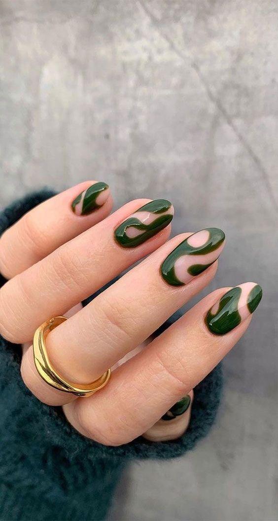 indie-nails-με-κυπαρισσί-χρώμα-