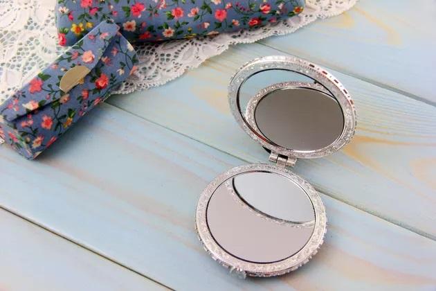 καθαρίστε-τους-καθρέφτες-με-ξύδι-