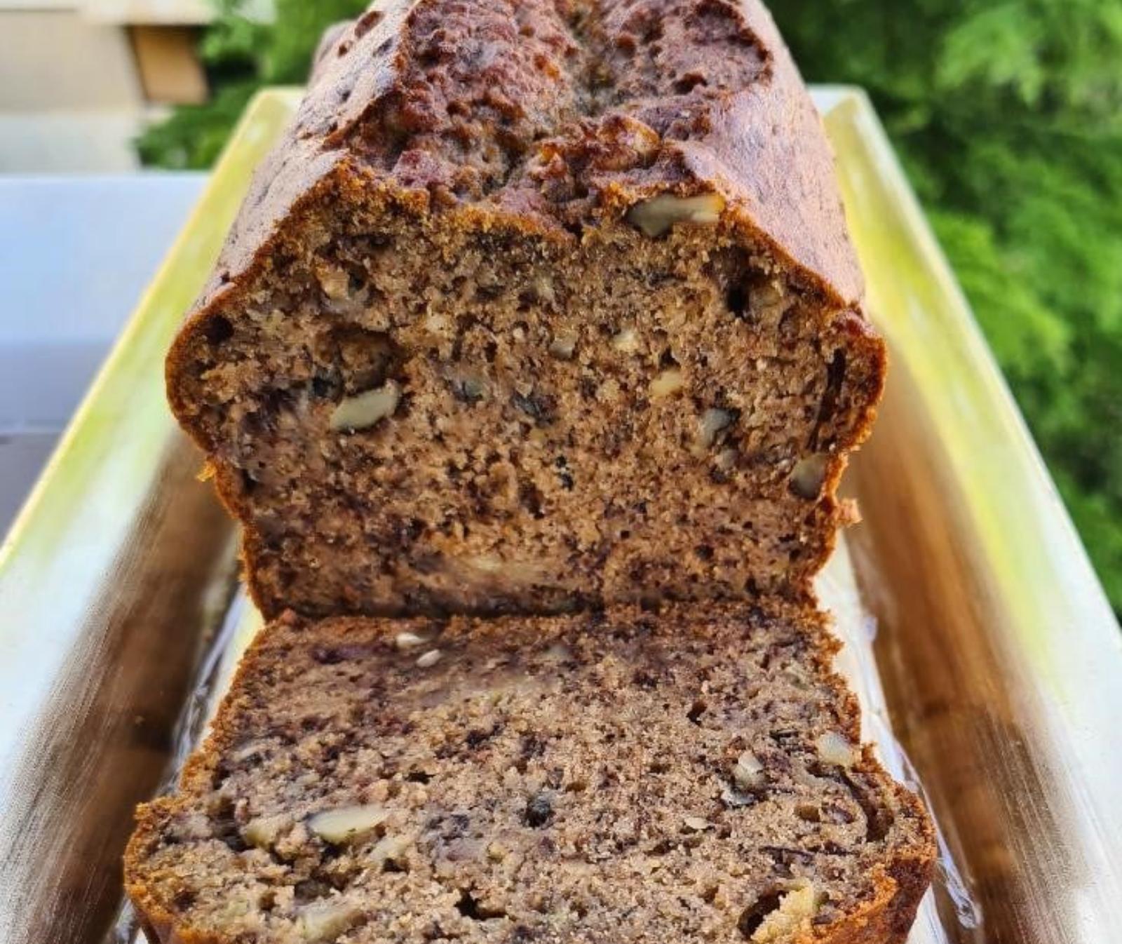 Υγιεινό- κέικ -με-αλεύρι- ολικής- και- καρύδια- Υγιεινό- κέικ -με-αλεύρι- ολικής- και- καρύδια-