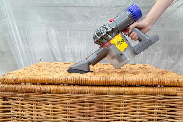 πως-να-βάψουμε-τα-ψάθινα έπιπλα-