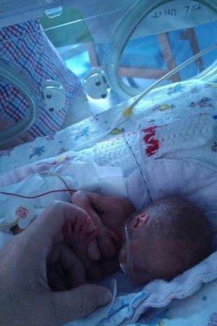 Βρέφος γεννήθηκε μόλις 600 γρ. πλέον είναι 4 χρονών και πάει πρώτη φορά σχολείο