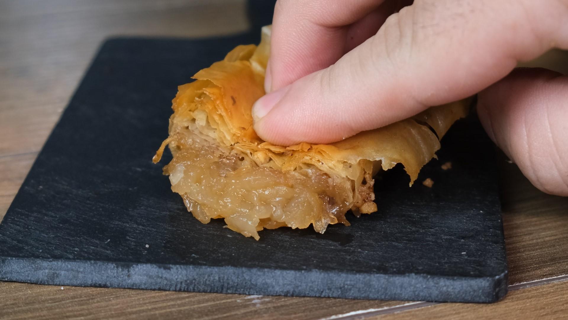 Μπακλαβαδάκια-με-μήλο-