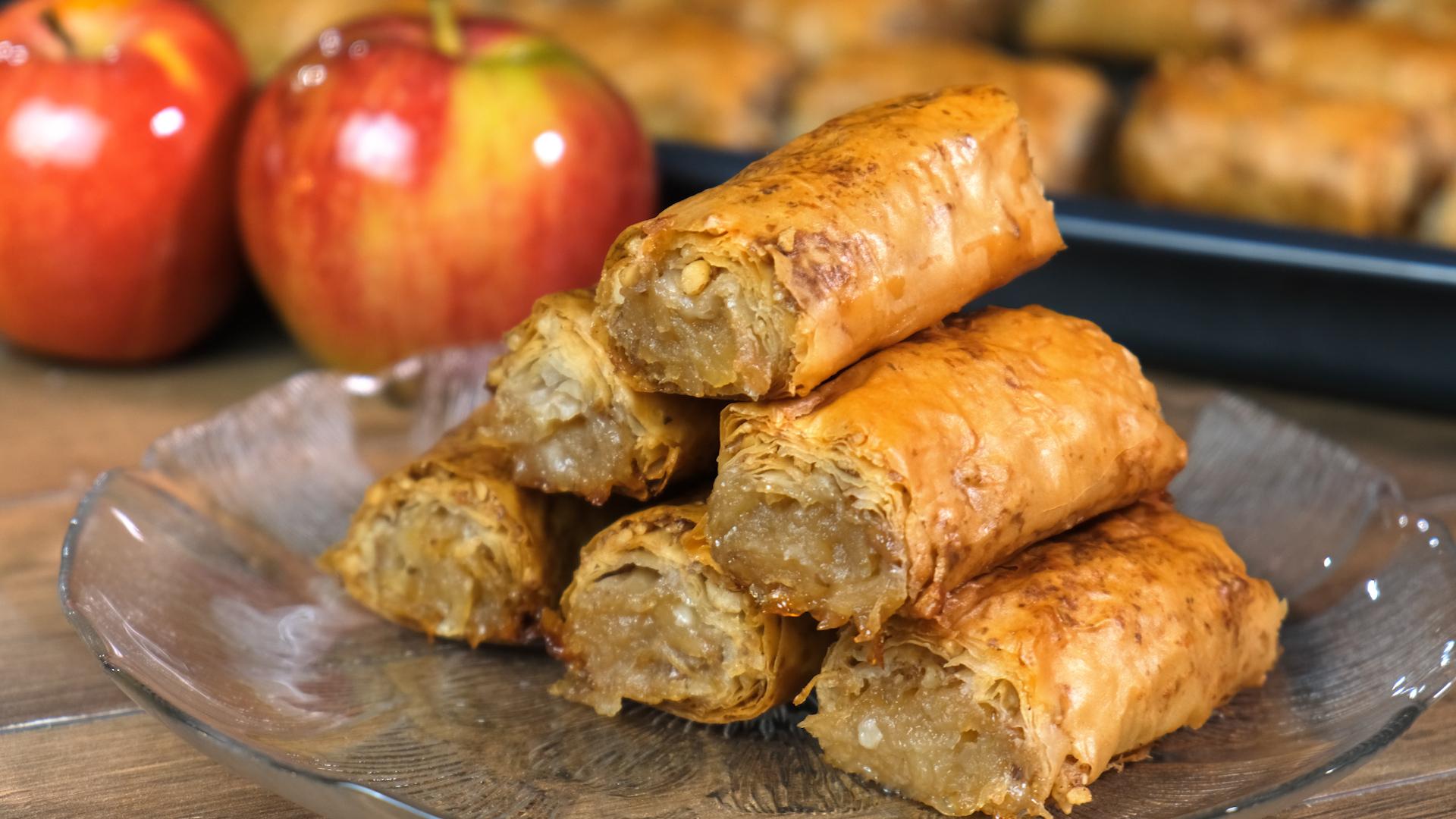 Μπακλαβαδάκια-με-μήλο-συνταγή- Μπακλαβαδάκια-με-μήλο-συνταγή-
