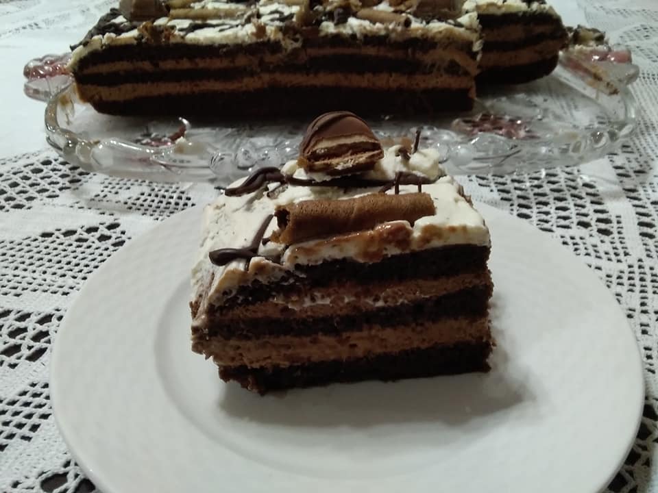 Τούρτα-με-γέμιση-μερέντα-συνταγή-