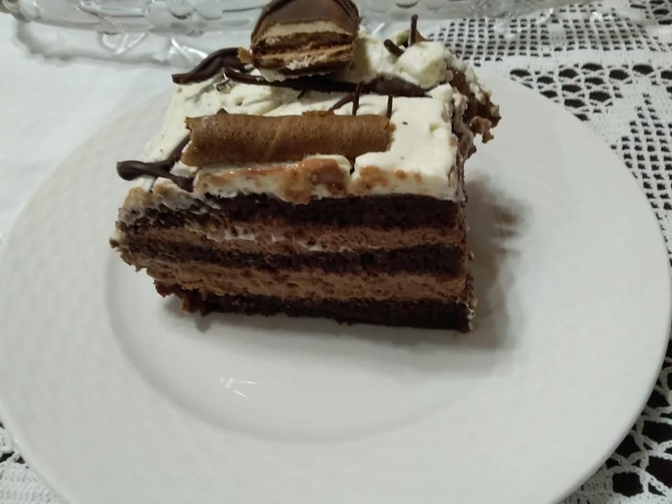 Τούρτα-με-γέμιση-μερέντα-συνταγή-