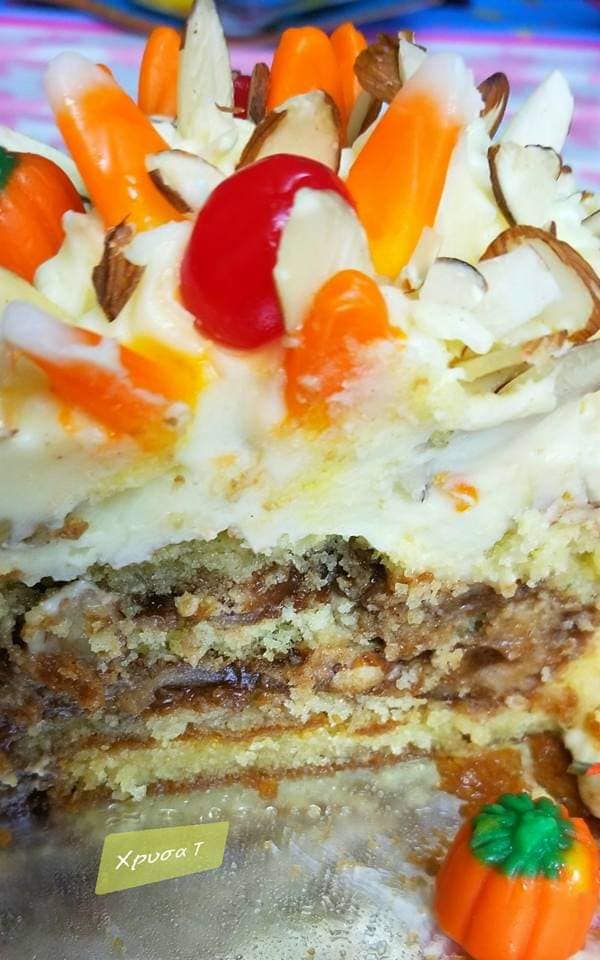 Τούρτα-κορμός-με άρωμα-μήλου-και-κανέλας- Τούρτα-κορμός-με άρωμα-μήλου-και-κανέλας-