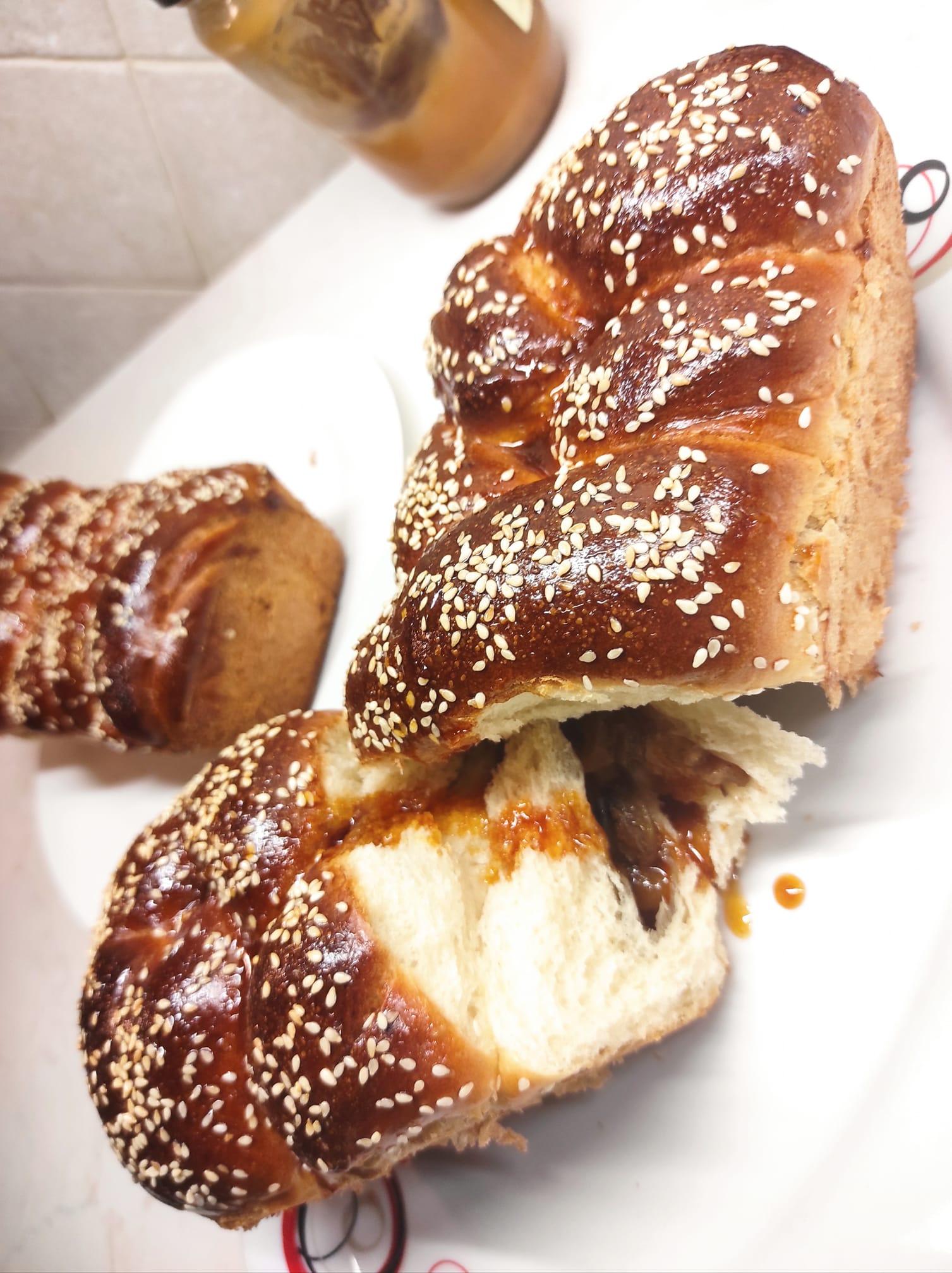 Τσουρέκι-με γέμιση μήλου-