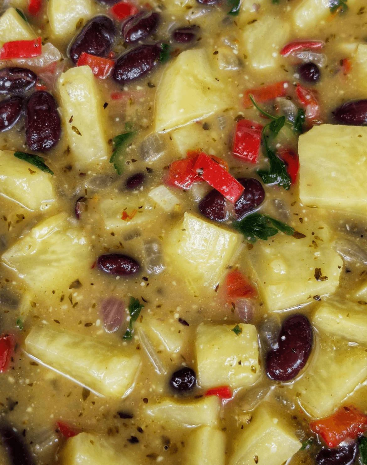 Vegan- σούπα- με -κόκκινα- φασόλια -και- πατάτες-