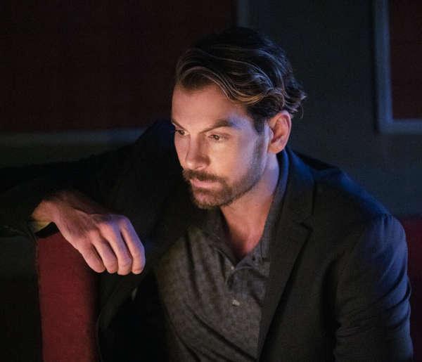 Άγριές Μέλισσες: Ο Ακύλας θέλει να σκοτώσει τον Κωνσταντή και την Ζωή