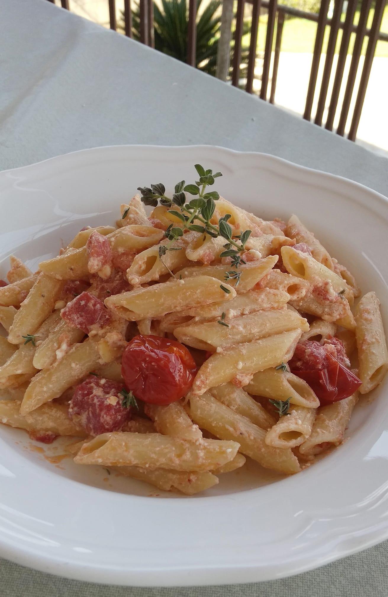 πένες-με-σάλτσα-φέτας- πένες-με-σάλτσα-φέτας-