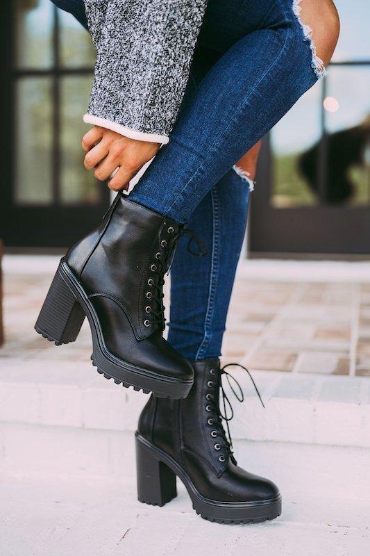 μαύρα-γυναικεία αρβυλάκια-με-ψηλό-τακούνι-