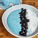 Smoothie-bowl-με-μπλε σπιρουλίνα-
