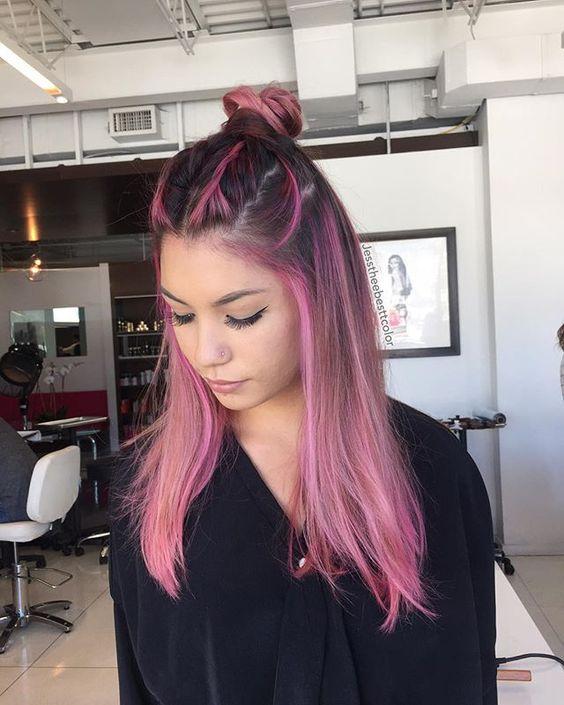 ροζ-ανταύγειες-τάση-στα-μαλλιά-Φθινόπωρο Χειμώνας-2021 2022-