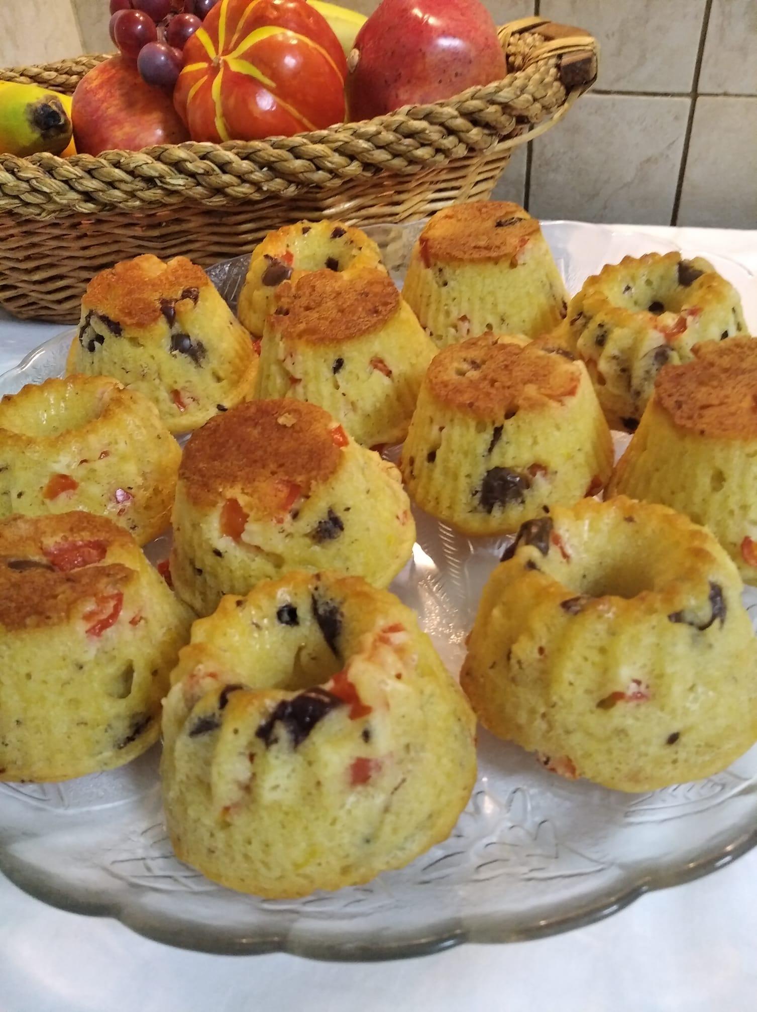 νηστίσιμα-αλμυρά-κεκακια-με-ελιές-