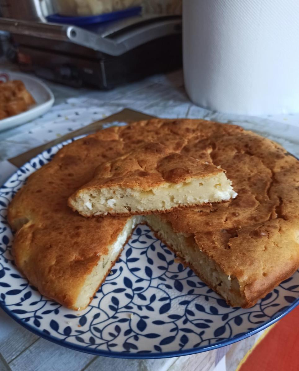 Αλμυρό κέικ με φέτα χωρίς γιαούρτι