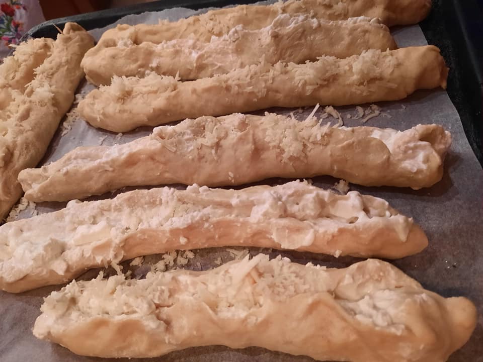 Μπαστουνάκια- από- ζύμη- γιαουρτιού- Μπαστουνάκια- από- ζύμη- γιαουρτιού-