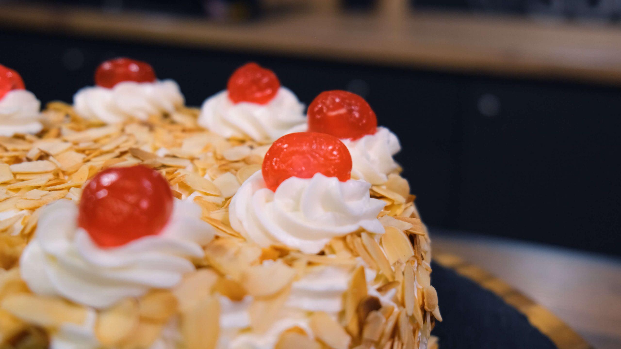 Τούρτα- Αμυγδάλου- από-τον- Παναγιώτη -Παπαδάκη-