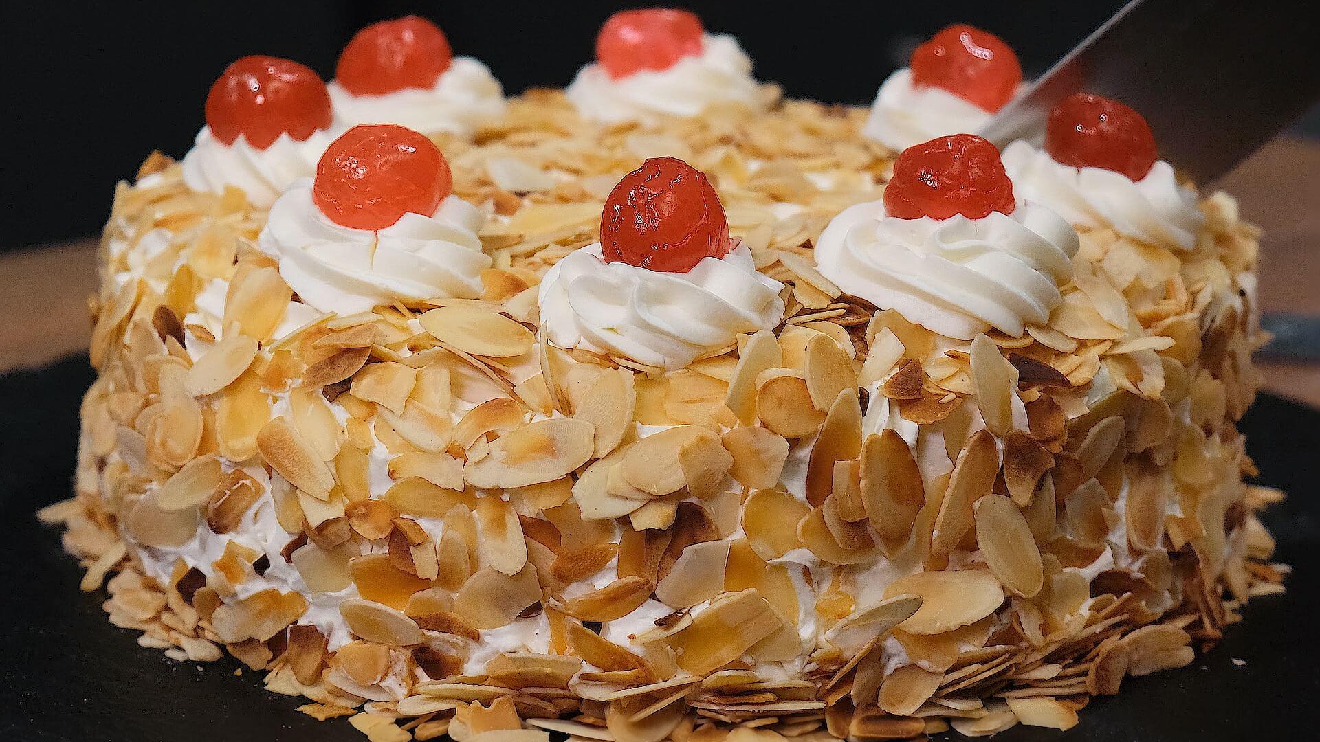 Τούρτα- Αμυγδάλου- από-τον- Παναγιώτη -Παπαδάκη-