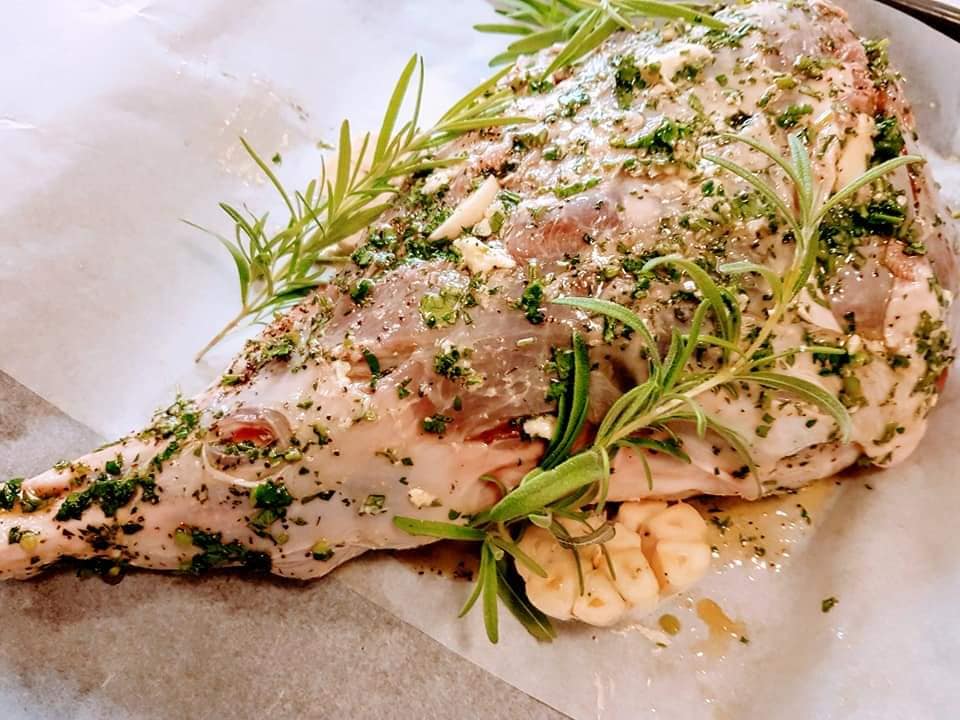 Αρνάκι-στο φούρνο-με-λαδόκολλα-