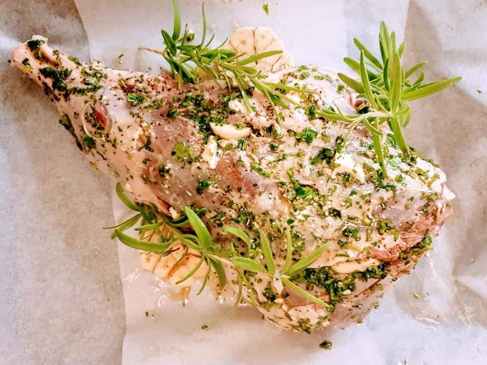 Αρνάκι-στο φούρνο-με-λαδόκολλα-