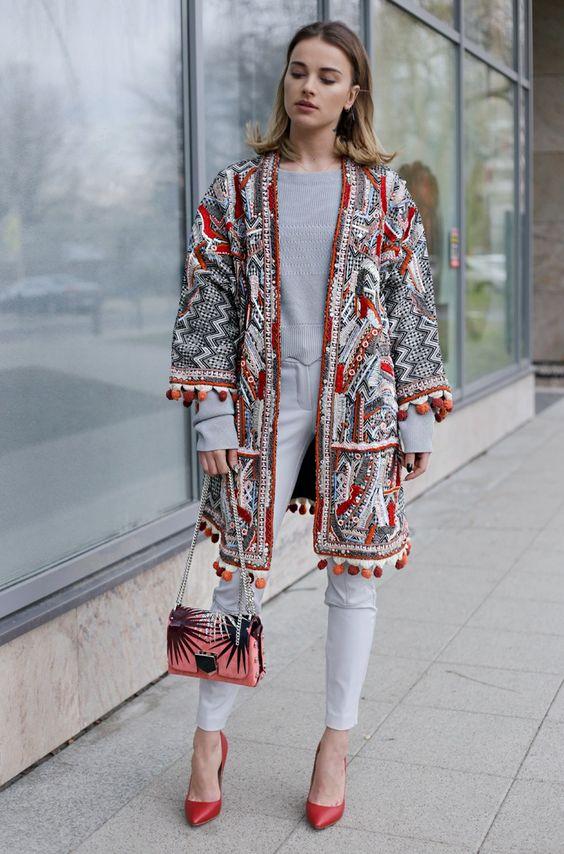 Boho-Chic Style-με-γκρι-φούτερ-και-γκρι-παντελόνι-ιδέες-