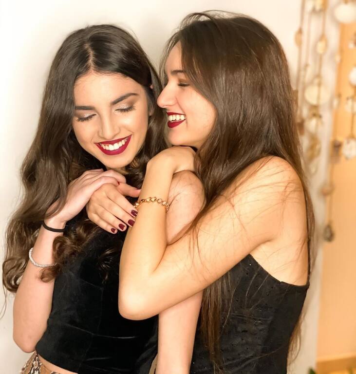 Ιφιγένεια Τζόλα: Η γη της Ελιάς – Η σχέση της με την υποκριτική και η κούκλα αδελφή της