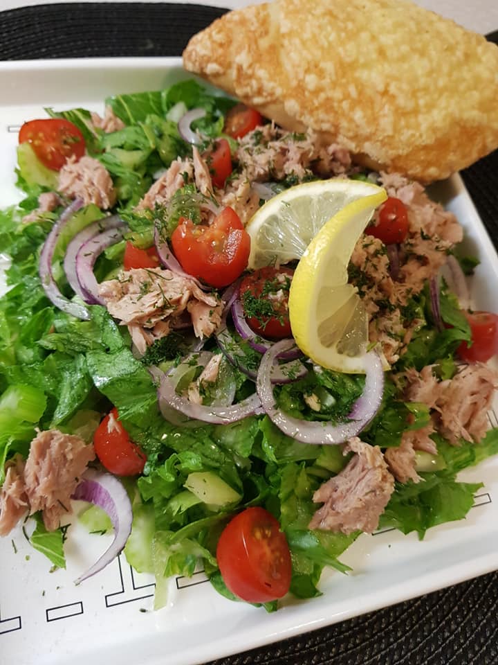 Τονοσαλάτα-με -μαρούλι Τονοσαλάτα-με -μαρούλι-