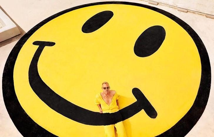 καλλιτέχνες-δημιουργούν-ρούχα-που-κάνουν-τους-ανθρώπους-χαμελαίοντες-