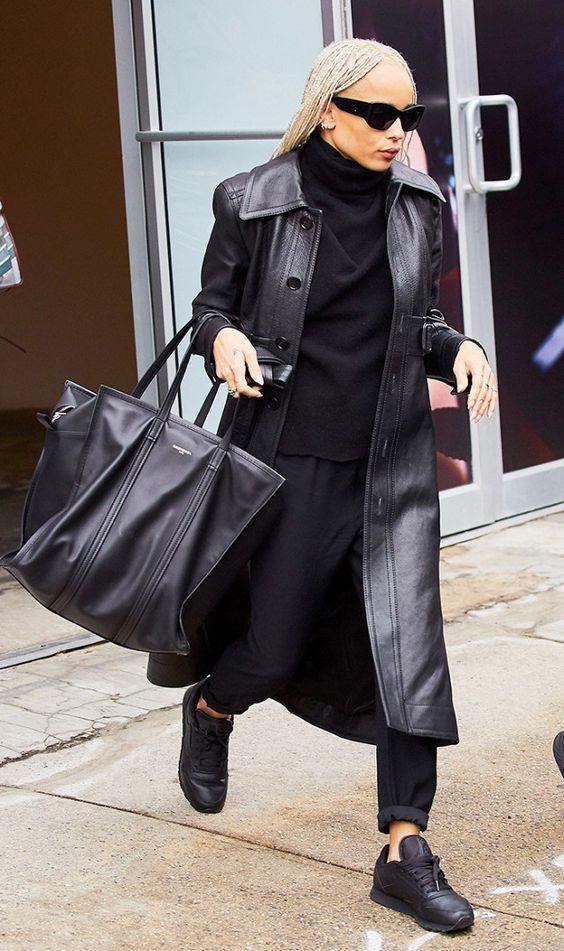 μαύρη-φόρμα-με-μαύρη-μπλούζα-και-μαύρο-δερμάτινο-μακρύ-παλτό-τάσεις- μαύρη-φόρμα-με-μαύρη-μπλούζα-και-μαύρο-δερμάτινο-μακρύ-παλτό-τάσεις-