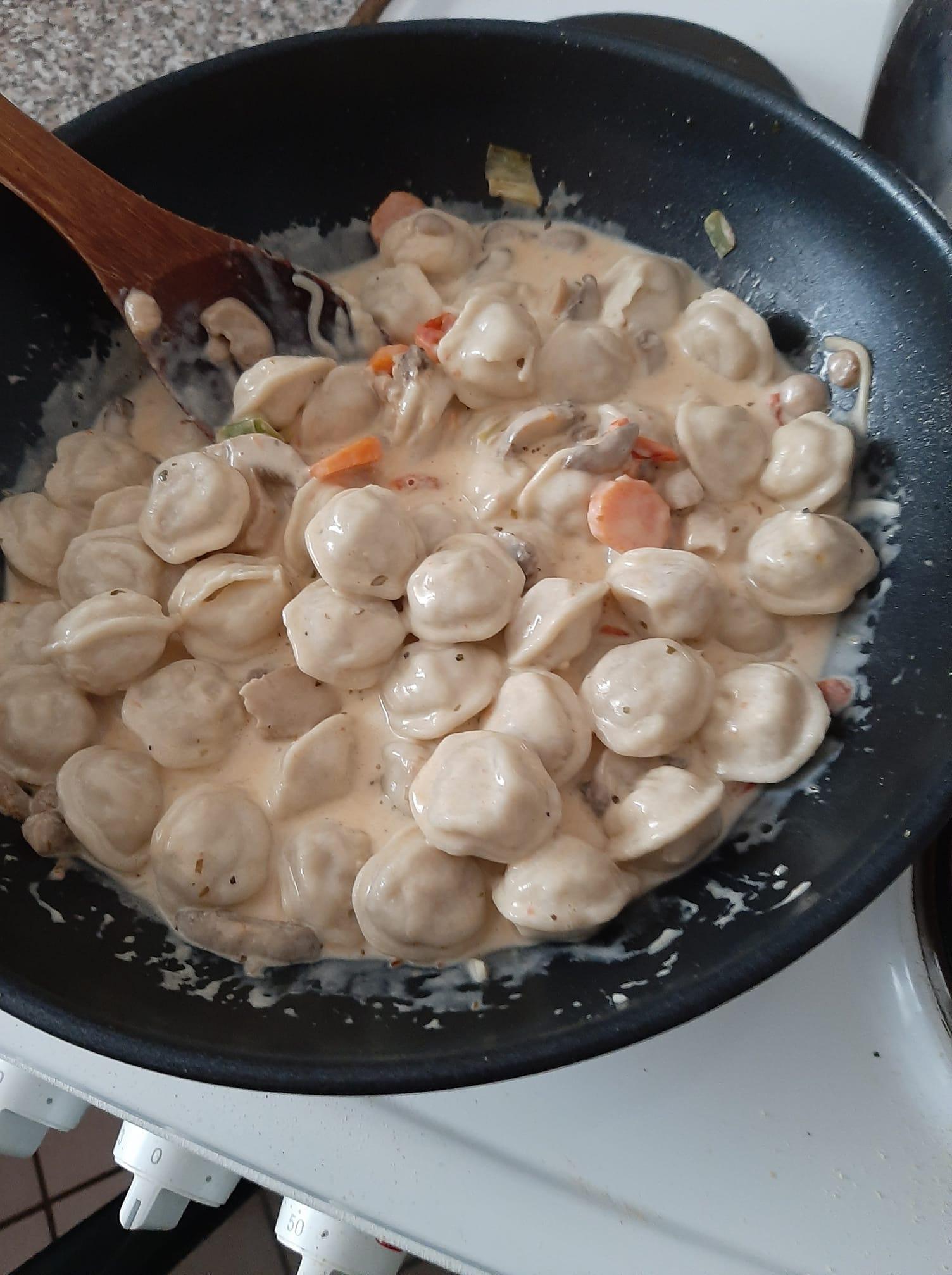 Pelmeni -με λευκή σάλτσα-συνταγή-