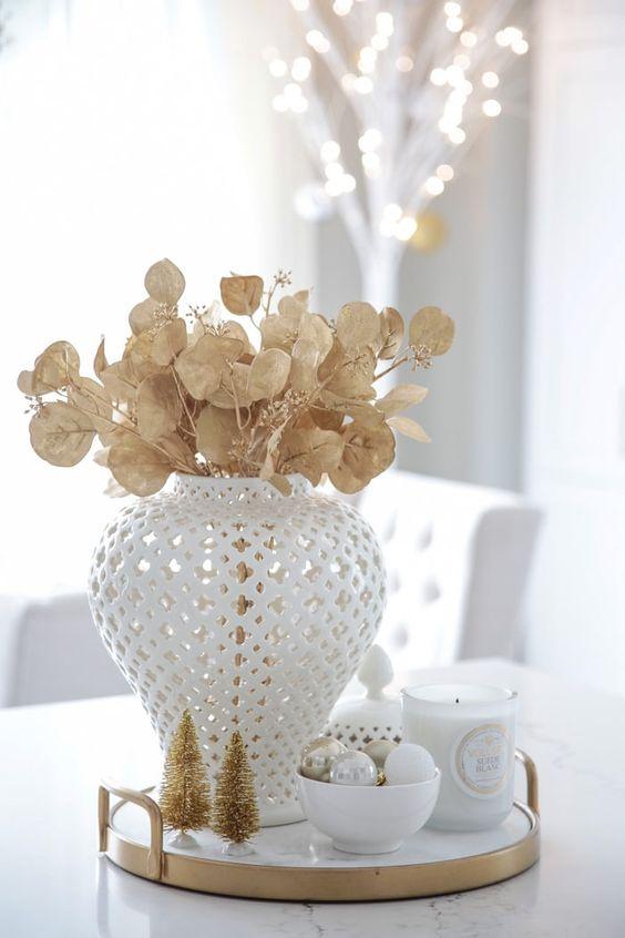 χρυσά-λουλούδια-για-elegant-χριστουγεννιάτικη διακόσμηση-ιδέες-