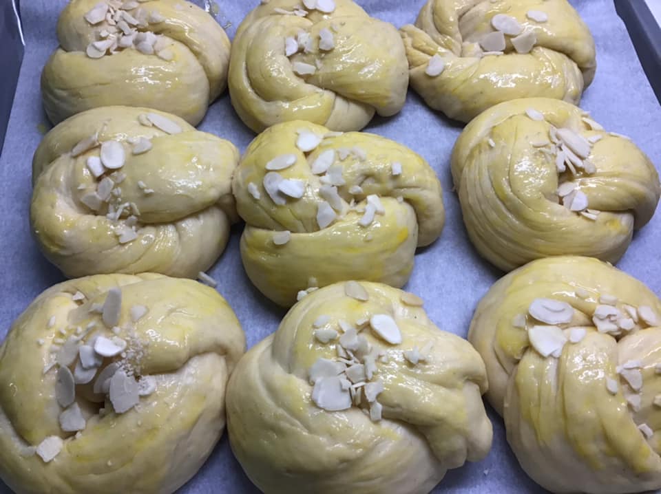 Τσουρεκάκια -χωρίς- ζάχαρη-