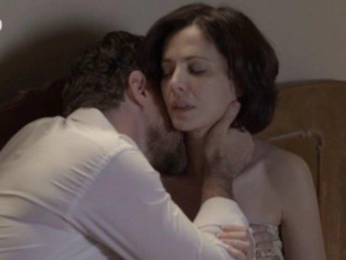 Σασμός: Ετσί πιάνει στο κρεβάτι η Καλλιόπη τον Μαθιό με την Βασιλική