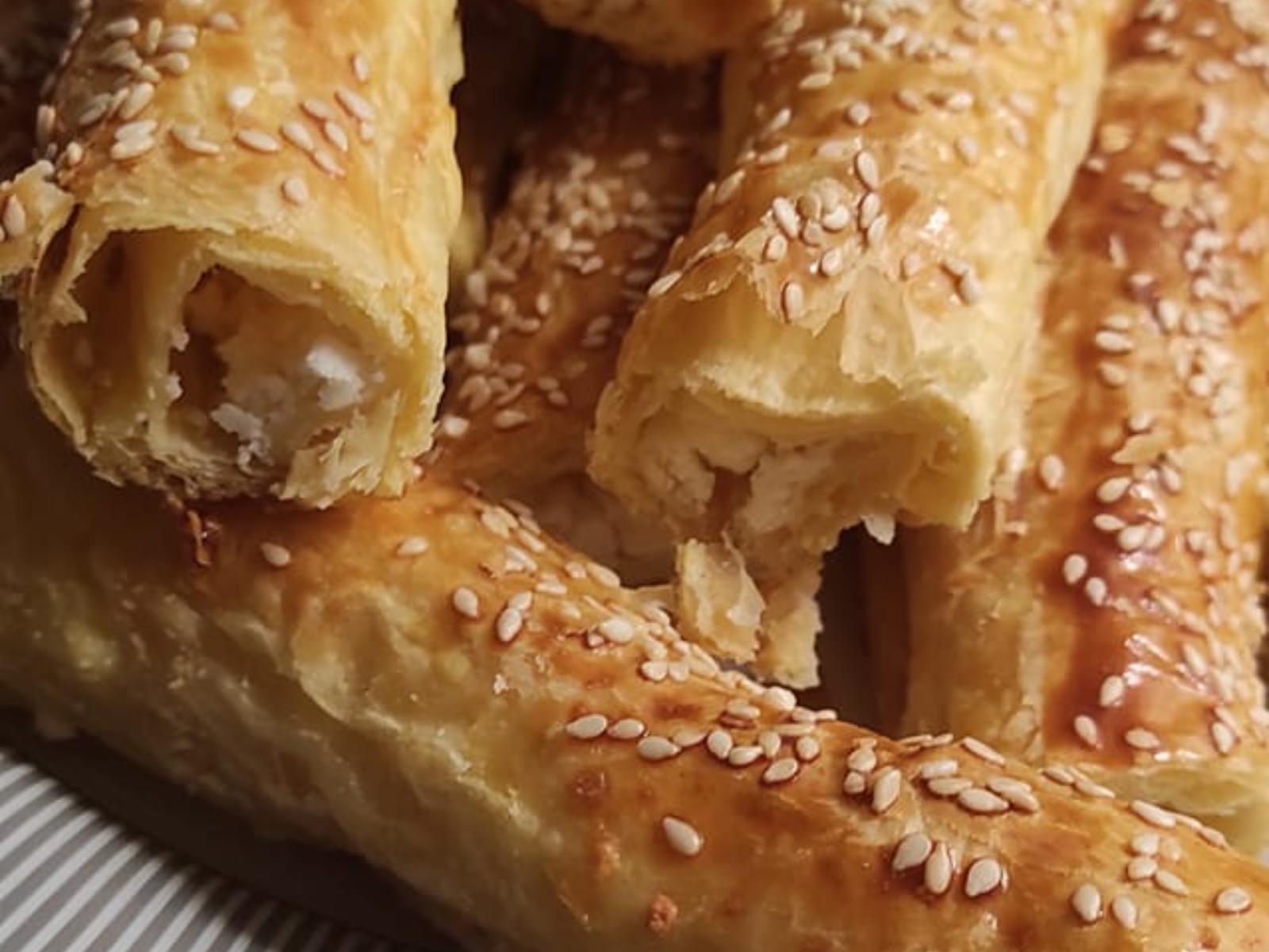 Τυροκούλουρα-με σφολιάτα-συνταγή- Τυροκούλουρα-με σφολιάτα-συνταγή-