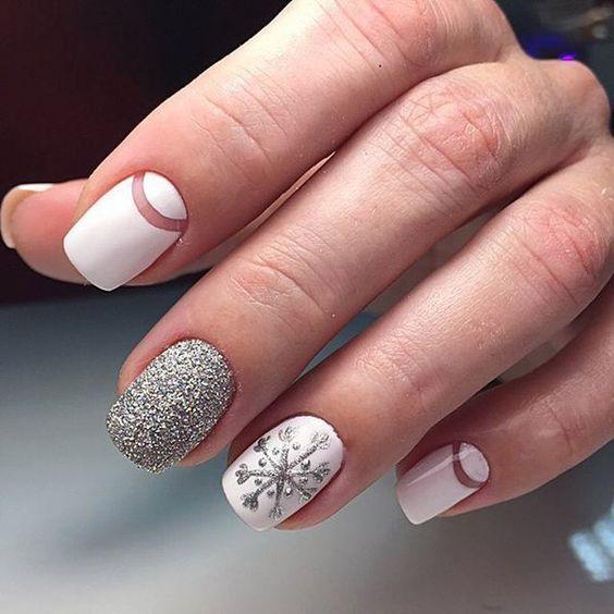 Χριστουγεννιάτικα νύχια 2021 - 2022: Όλες οι τάσεις Χριστουγεννιάτικα νύχια 2021 - 2022: Όλες οι τάσεις