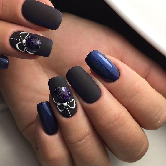 χριστουγεννιάτικες-τάσεις-στα-νύχια-μοβ-χρώμα-με-χριστουγεννιάτικες-μπάλες- χριστουγεννιάτικες-τάσεις-στα-νύχια-μοβ-χρώμα-με-χριστουγεννιάτικες-μπάλες-