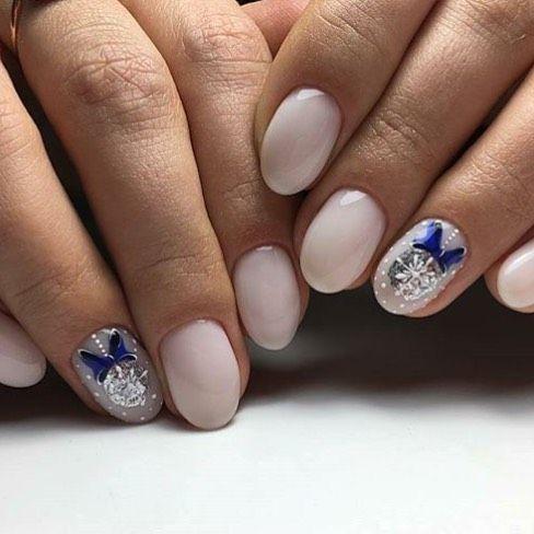 χριστουγεννιάτικες-τάσεις-στα-νύχια-ροζ-χρώμα-με-χριστουγεννιάτικες-μπάλες- χριστουγεννιάτικες-τάσεις-στα-νύχια-ροζ-χρώμα-με-χριστουγεννιάτικες-μπάλες-