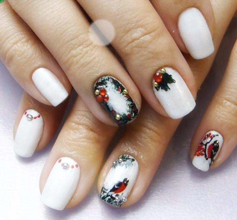 λευκά-νύχια-στις-χριστουγεννιάτικες τάσεις για τα νύχια-2021 2022- λευκά-νύχια-στις-χριστουγεννιάτικες τάσεις για τα νύχια-2021 2022-