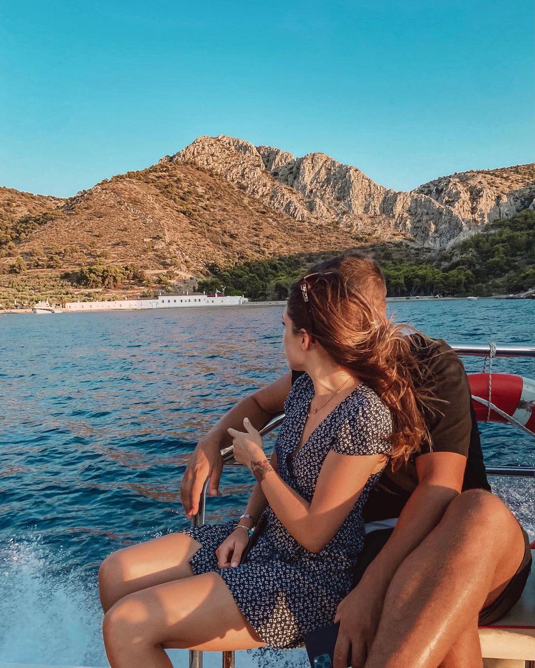 Αφροδίτη Λιάντου: Η Μύρταλη από τη Γη της Ελιάς με τον σύντροφό της – Τα φιλιά και οι αγκαλιές