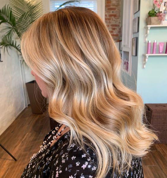 golden-blond-hair-η-απόχρωση-του-ξανθού-για-τον-Χειμώνα 2021 2022-ιδέες-